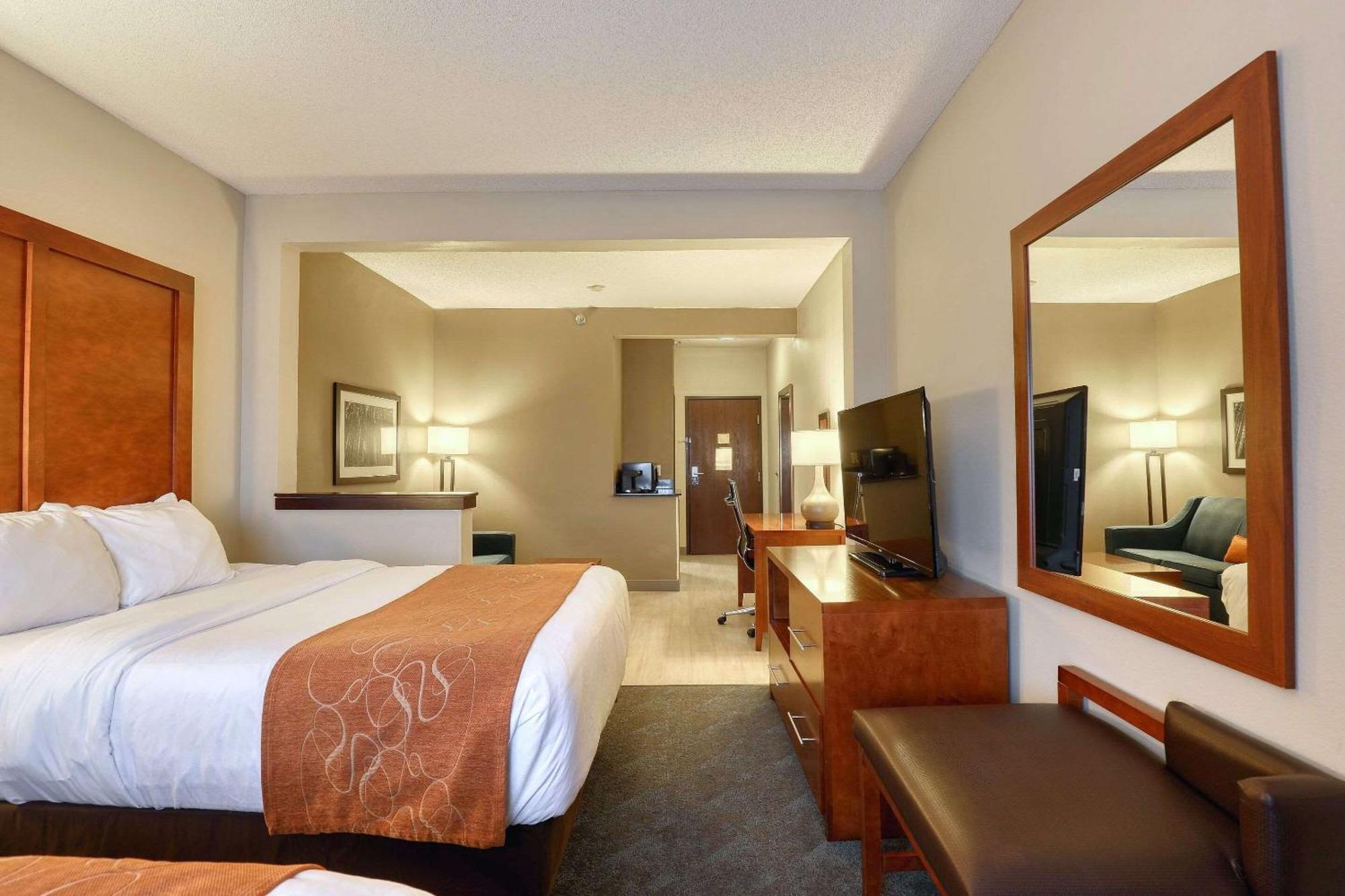 Double Suite Two Double Beds Non-Smoking