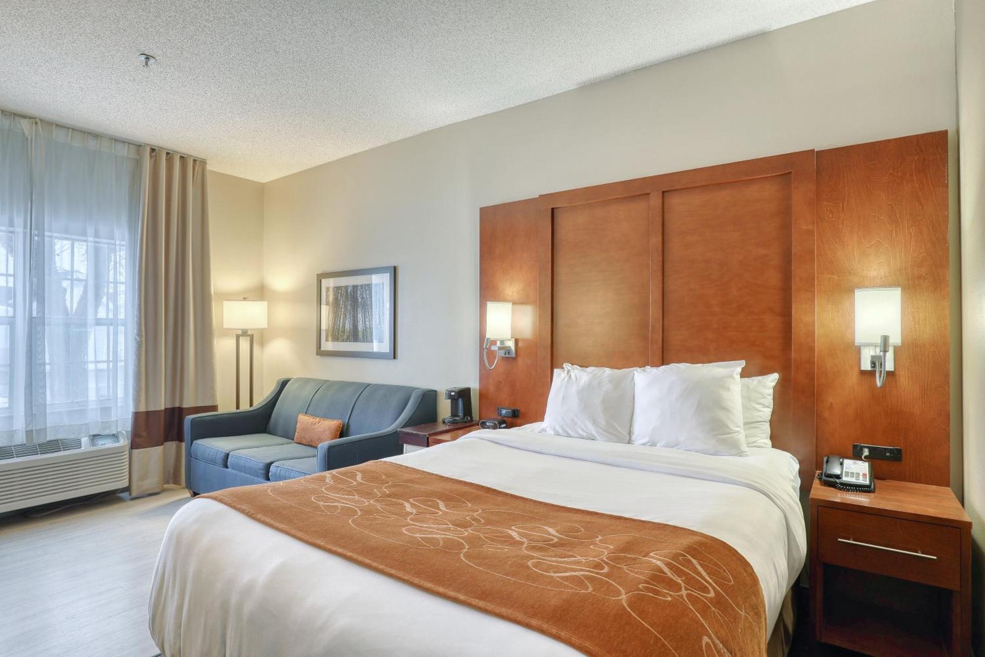 Double Suite Accessible or Non-Smoking