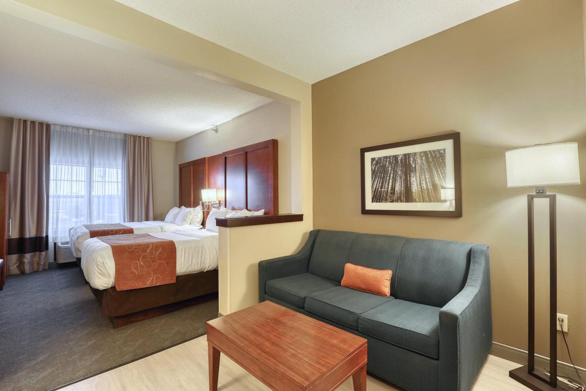 Double Suite Two Double Beds Non-Smoking