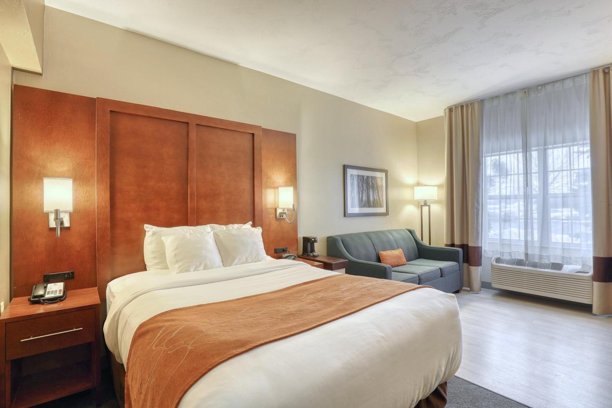 Double Suite Roll Shower Accessible or Non-Smoking