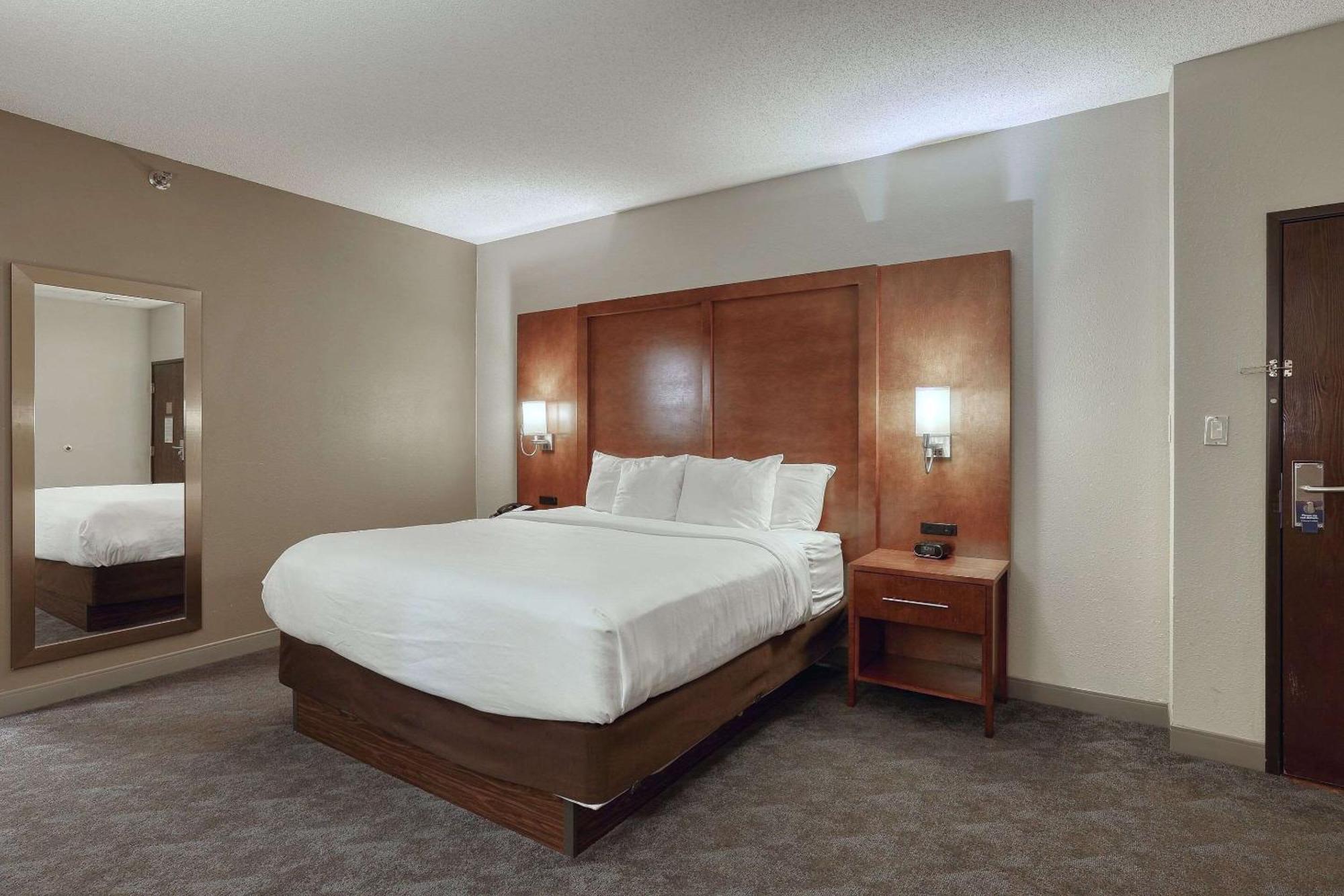 Executive King Suite Non-Smoking