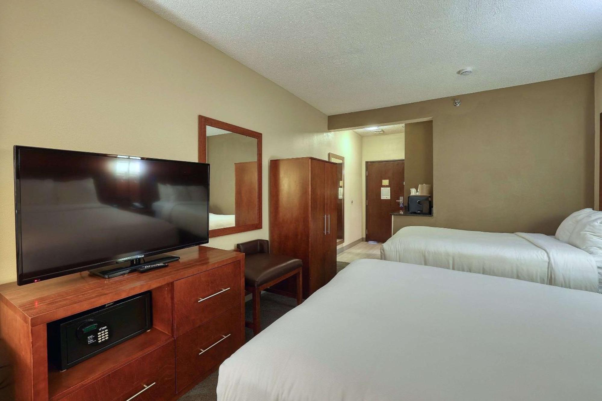 Double Suite Two Double Beds Non-Smoking