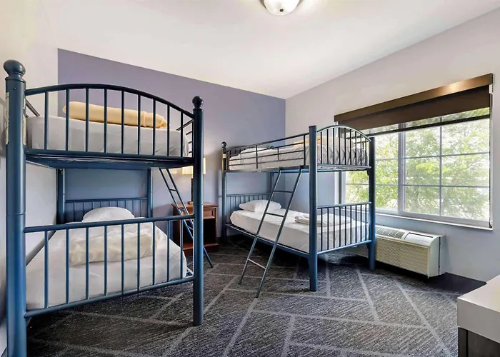 Wyndham Garden Appleton Hotel